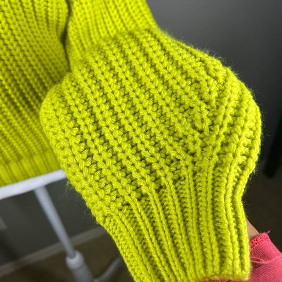 Show Me Your MuMu Bailey Like Green Chunky Knit Oversized Sweater Size Small - Picture 9 of 16